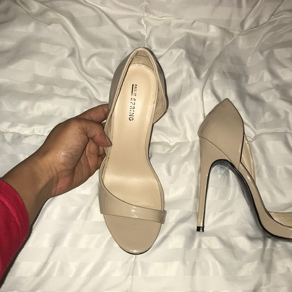 Beige heels - Picture 2 of 4